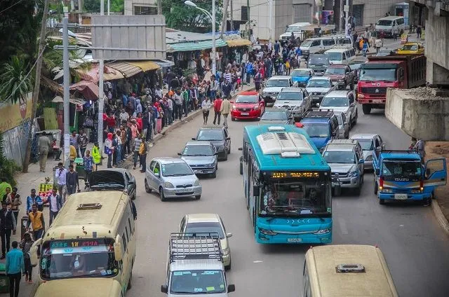 የትራንስፖርት አገልግሎት ላይ በሚፈጠሩ ችግሮች ምክንያት ለከፍተኛ እንግልት መዳረጋቸውን ነዋሪዎች ገለጹ