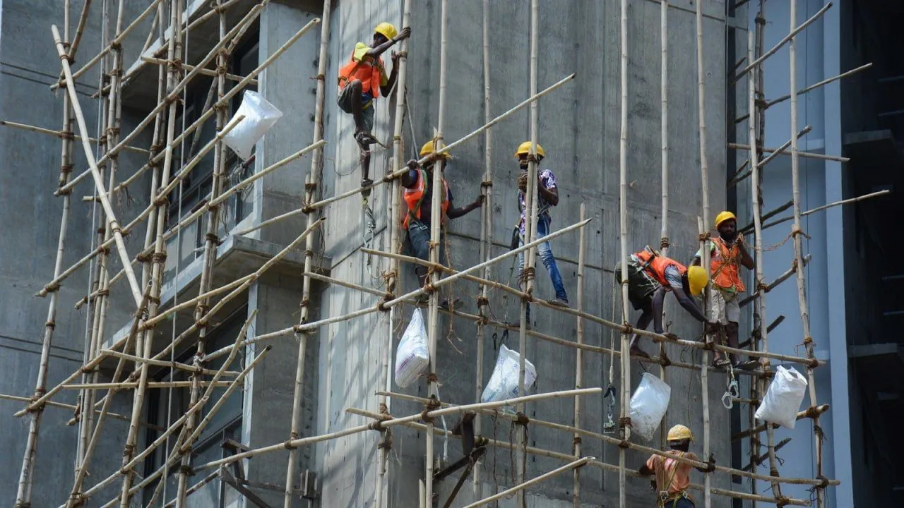 በግንባታ ወቅት ለሚደርሱ አደጋዎች ከአልሚዎች በተጨማሪ የዘርፉ አማካሪዎች እና የስነ ሕንጻ -ንድፍ ባለሙያዎች ተጠያቂ እየተደረጉ መሆኑ ተገለጸ